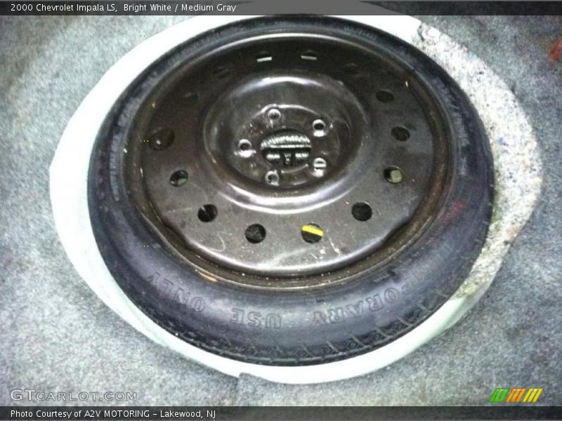 Bright White / Medium Gray 2000 Chevrolet Impala LS