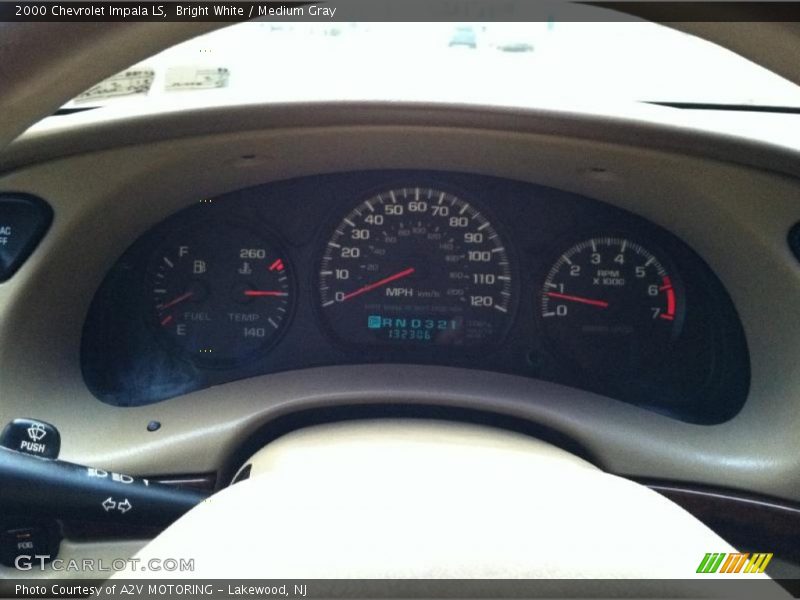 Bright White / Medium Gray 2000 Chevrolet Impala LS