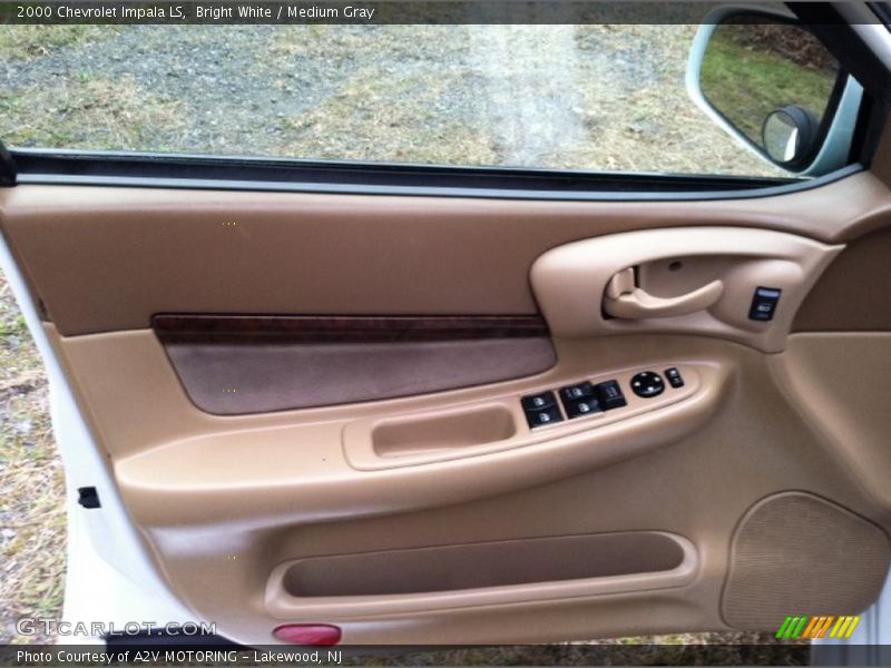 Bright White / Medium Gray 2000 Chevrolet Impala LS
