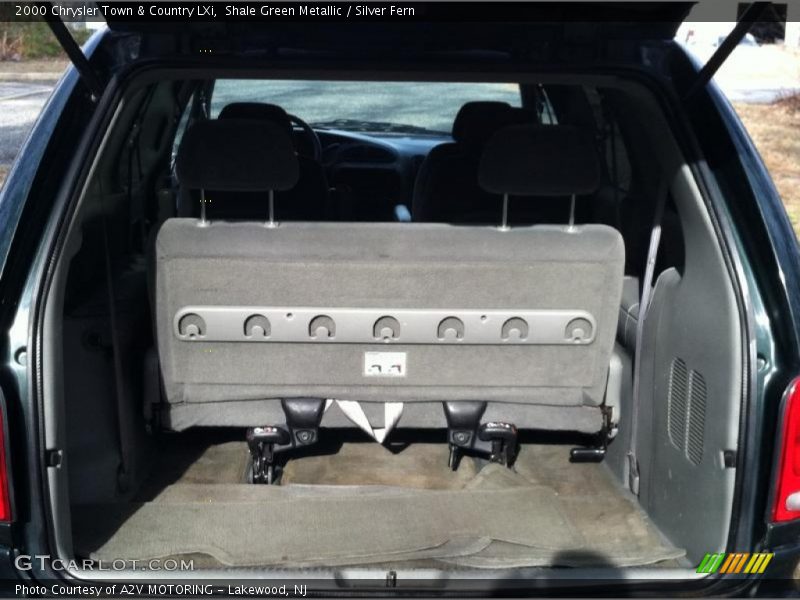 Shale Green Metallic / Silver Fern 2000 Chrysler Town & Country LXi