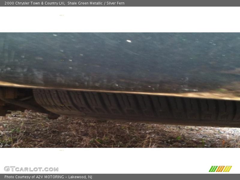 Shale Green Metallic / Silver Fern 2000 Chrysler Town & Country LXi