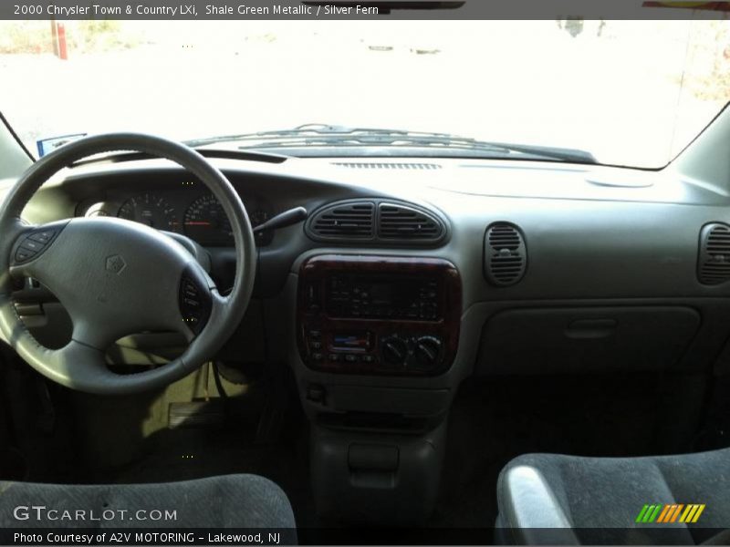 Shale Green Metallic / Silver Fern 2000 Chrysler Town & Country LXi
