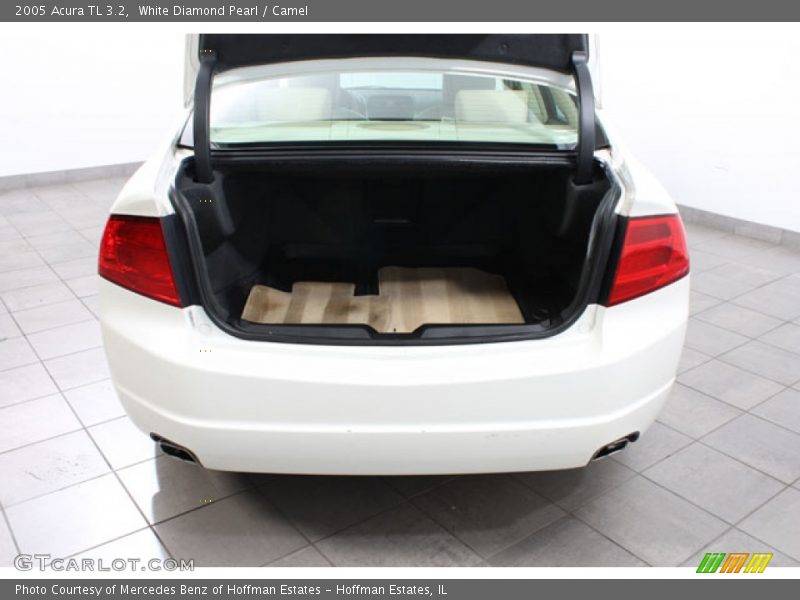 White Diamond Pearl / Camel 2005 Acura TL 3.2