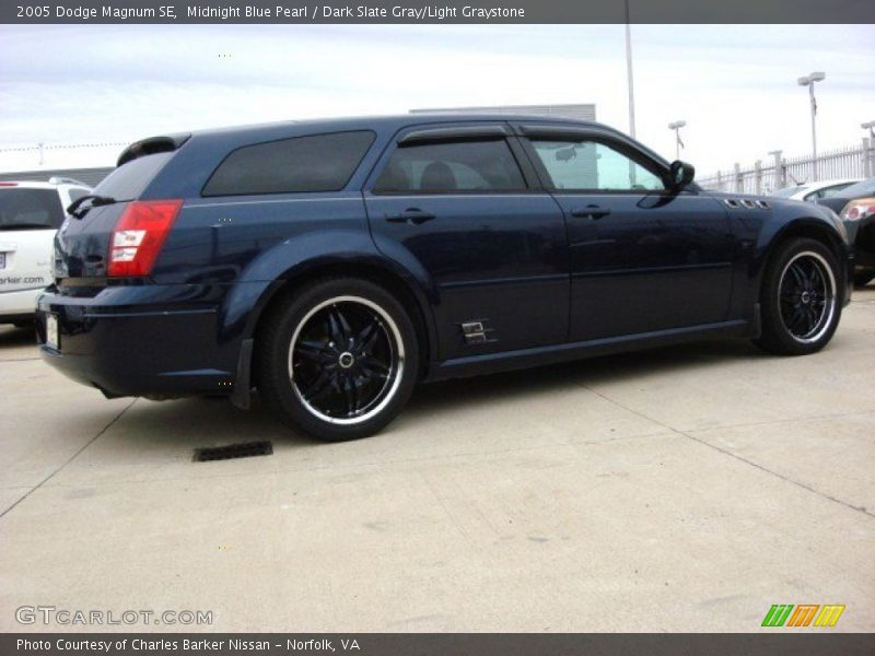 Midnight Blue Pearl / Dark Slate Gray/Light Graystone 2005 Dodge Magnum SE