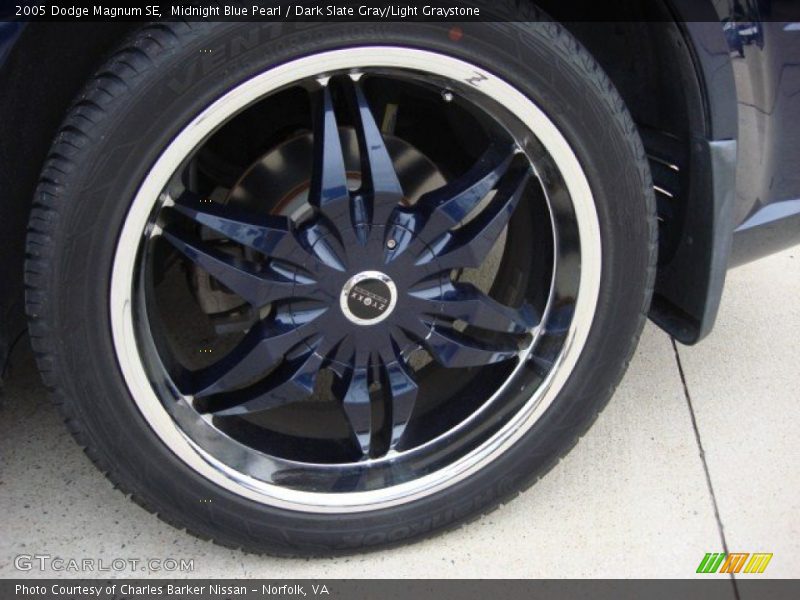 Midnight Blue Pearl / Dark Slate Gray/Light Graystone 2005 Dodge Magnum SE