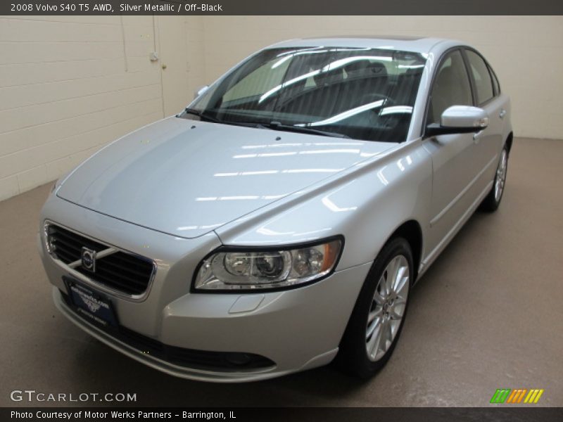 Silver Metallic / Off-Black 2008 Volvo S40 T5 AWD