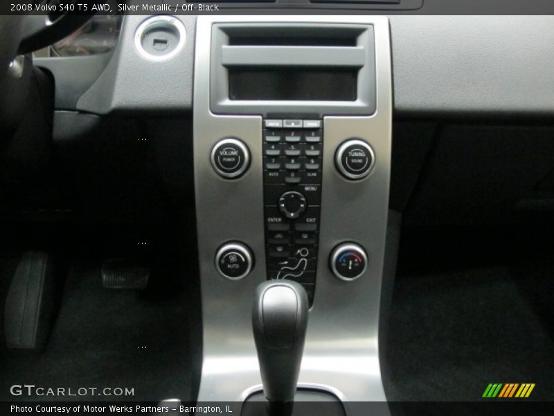 Silver Metallic / Off-Black 2008 Volvo S40 T5 AWD