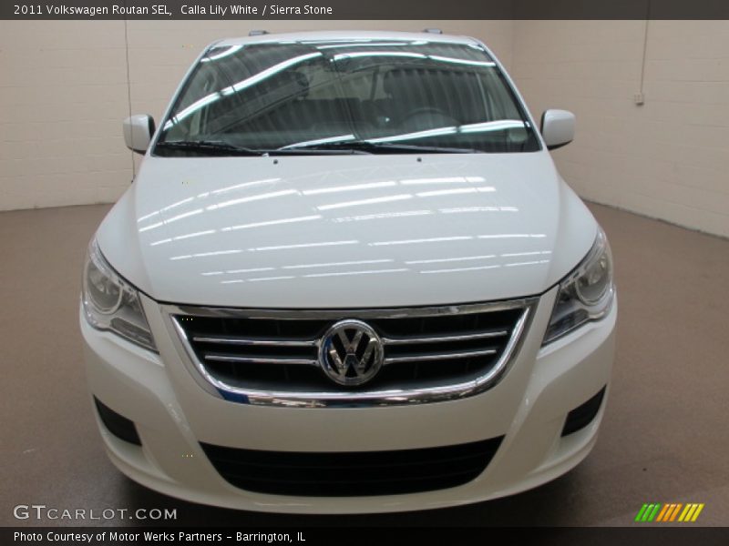 Calla Lily White / Sierra Stone 2011 Volkswagen Routan SEL