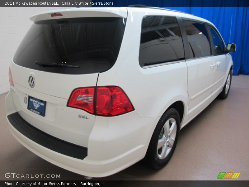Calla Lily White / Sierra Stone 2011 Volkswagen Routan SEL