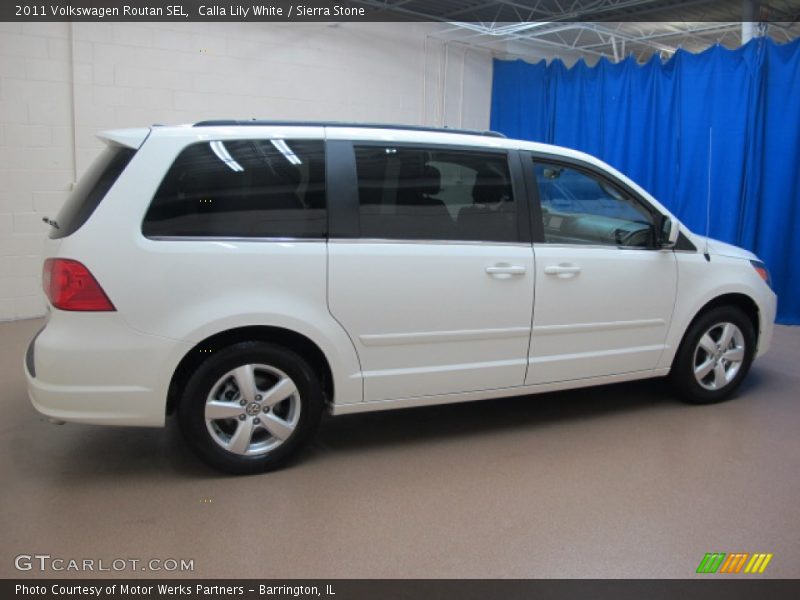 Calla Lily White / Sierra Stone 2011 Volkswagen Routan SEL
