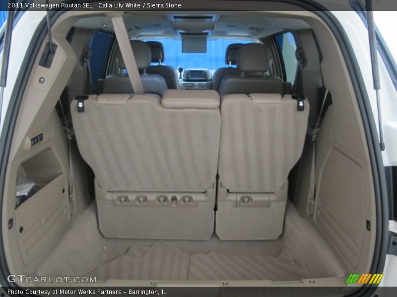 Calla Lily White / Sierra Stone 2011 Volkswagen Routan SEL