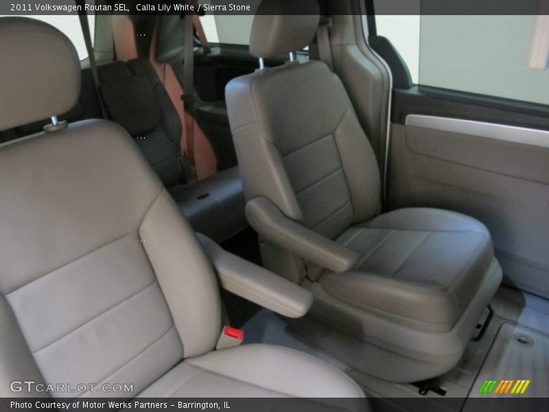 Calla Lily White / Sierra Stone 2011 Volkswagen Routan SEL