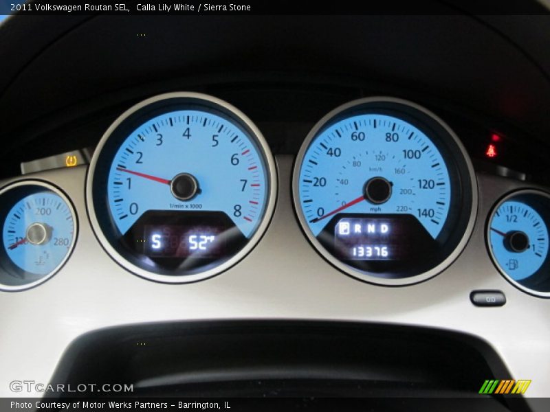 Calla Lily White / Sierra Stone 2011 Volkswagen Routan SEL