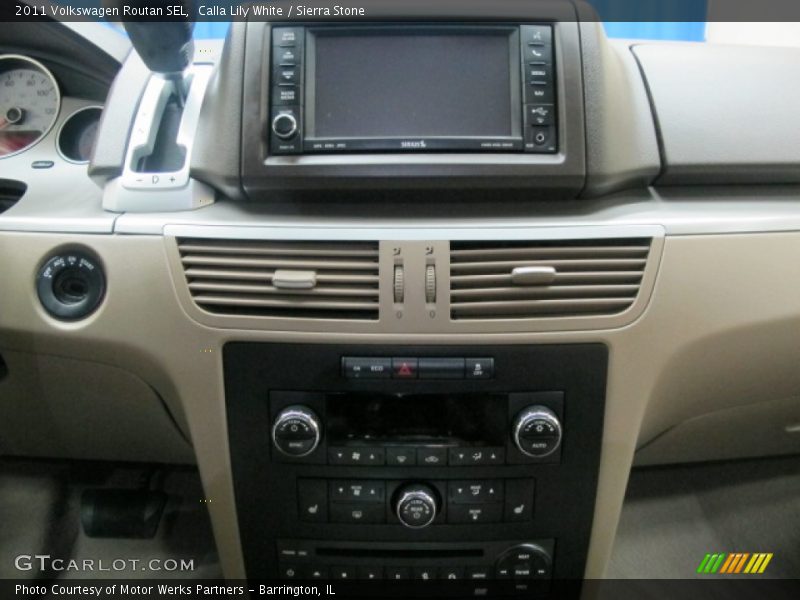 Calla Lily White / Sierra Stone 2011 Volkswagen Routan SEL