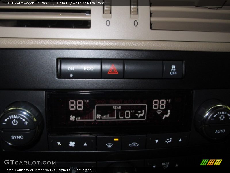 Calla Lily White / Sierra Stone 2011 Volkswagen Routan SEL