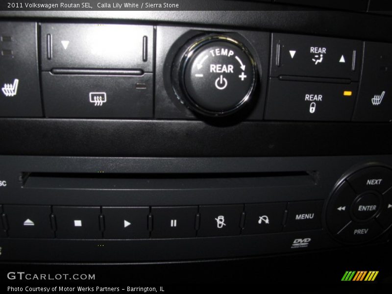 Calla Lily White / Sierra Stone 2011 Volkswagen Routan SEL