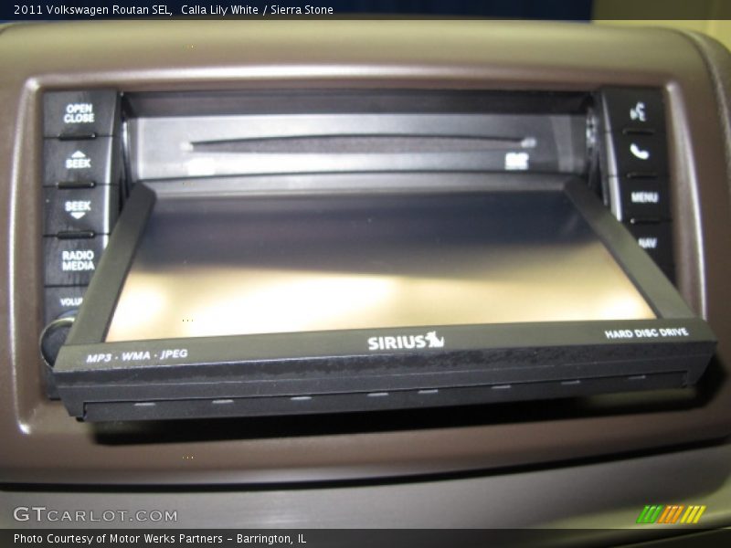 Calla Lily White / Sierra Stone 2011 Volkswagen Routan SEL