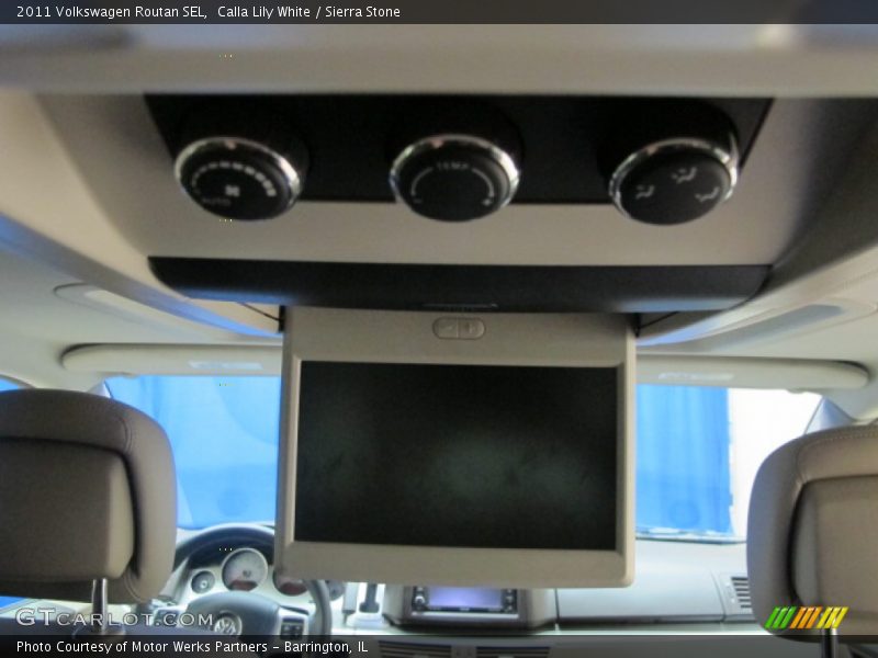 Calla Lily White / Sierra Stone 2011 Volkswagen Routan SEL