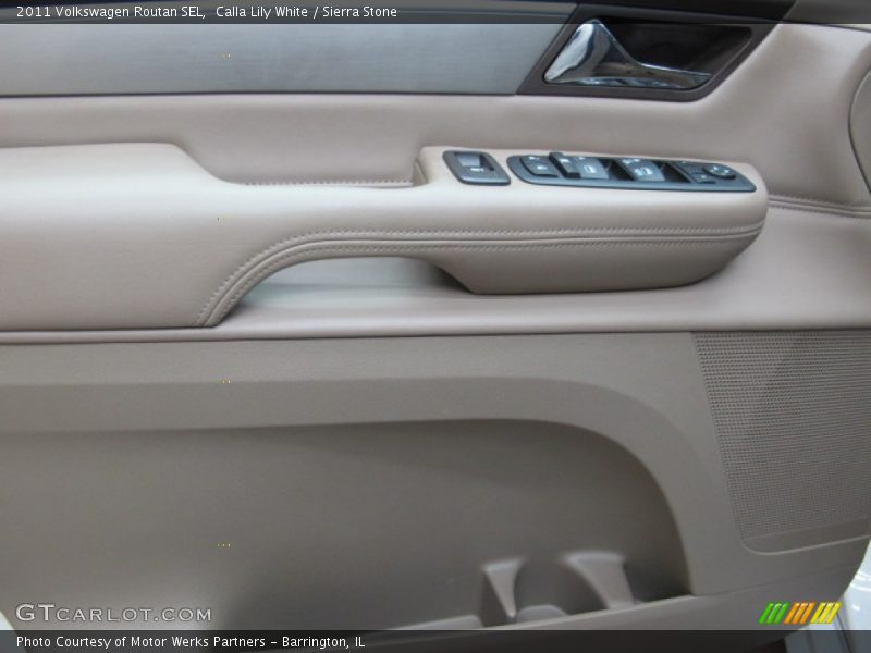 Calla Lily White / Sierra Stone 2011 Volkswagen Routan SEL