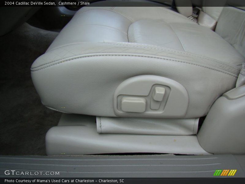 Cashmere / Shale 2004 Cadillac DeVille Sedan