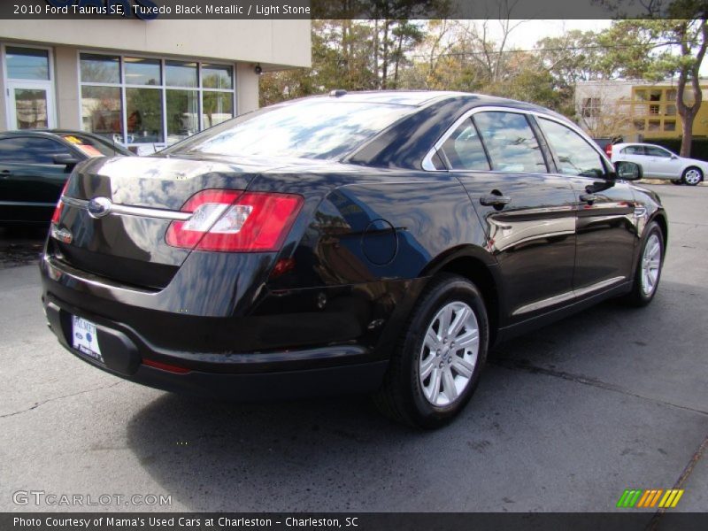 Tuxedo Black Metallic / Light Stone 2010 Ford Taurus SE