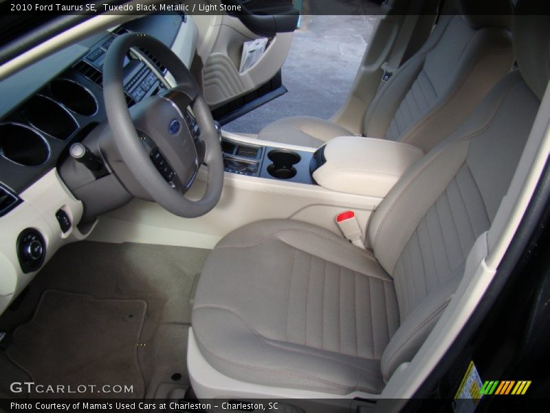 Tuxedo Black Metallic / Light Stone 2010 Ford Taurus SE