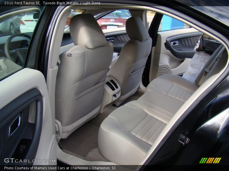 Tuxedo Black Metallic / Light Stone 2010 Ford Taurus SE