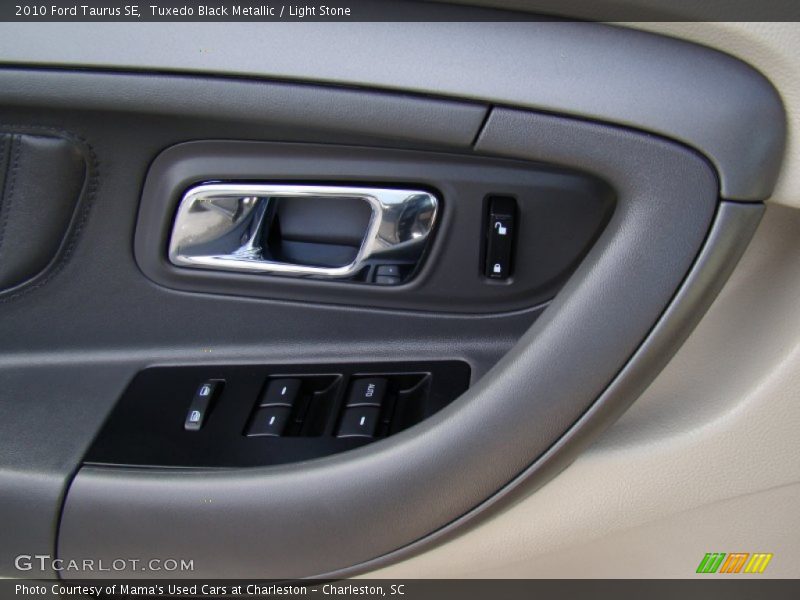 Tuxedo Black Metallic / Light Stone 2010 Ford Taurus SE