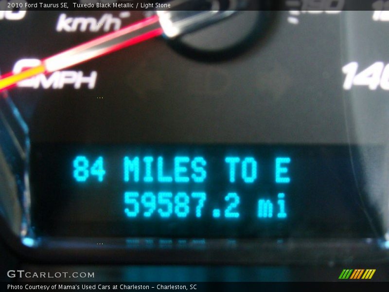 Tuxedo Black Metallic / Light Stone 2010 Ford Taurus SE