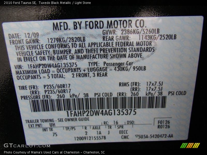 Tuxedo Black Metallic / Light Stone 2010 Ford Taurus SE