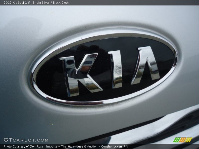 Bright Silver / Black Cloth 2012 Kia Soul 1.6