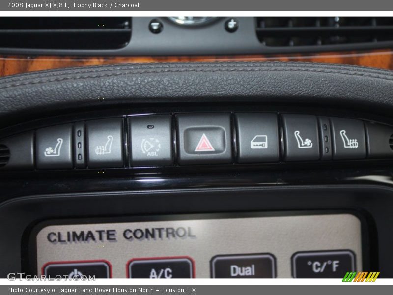 Controls of 2008 XJ XJ8 L