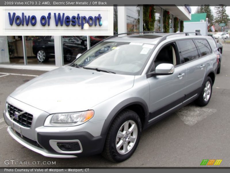 Electric Silver Metallic / Off Black 2009 Volvo XC70 3.2 AWD