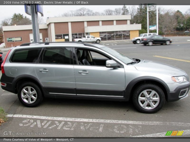 Electric Silver Metallic / Off Black 2009 Volvo XC70 3.2 AWD