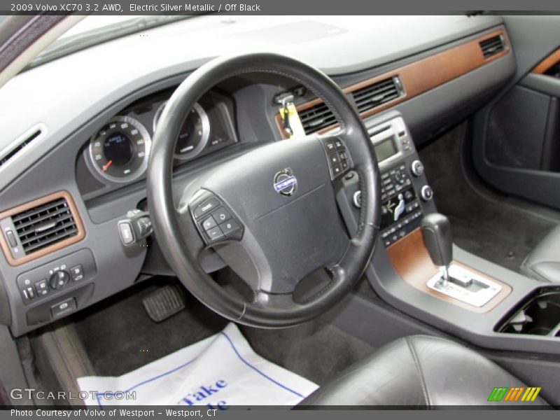 Electric Silver Metallic / Off Black 2009 Volvo XC70 3.2 AWD