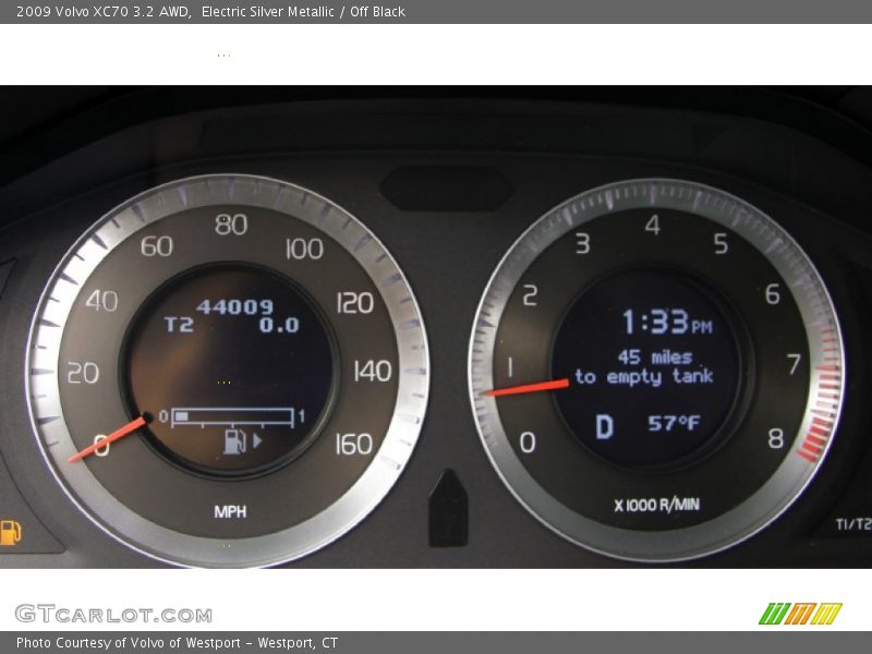 Electric Silver Metallic / Off Black 2009 Volvo XC70 3.2 AWD