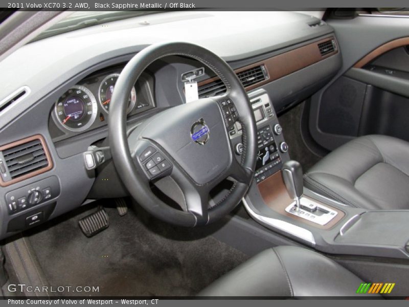  2011 XC70 3.2 AWD Off Black Interior