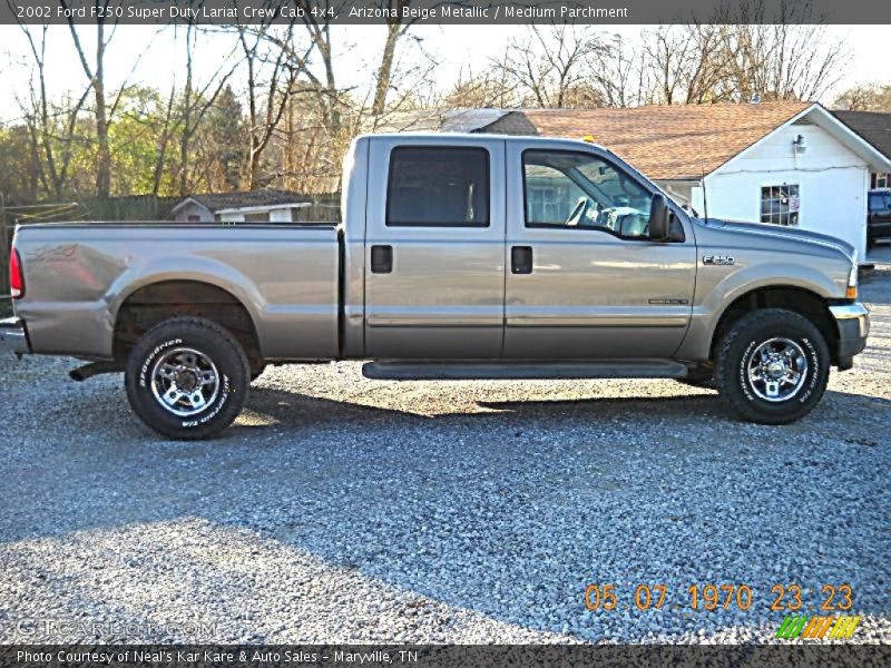 Arizona Beige Metallic / Medium Parchment 2002 Ford F250 Super Duty Lariat Crew Cab 4x4