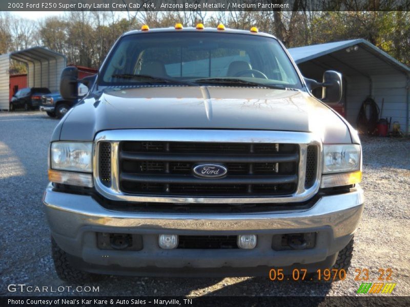 Arizona Beige Metallic / Medium Parchment 2002 Ford F250 Super Duty Lariat Crew Cab 4x4