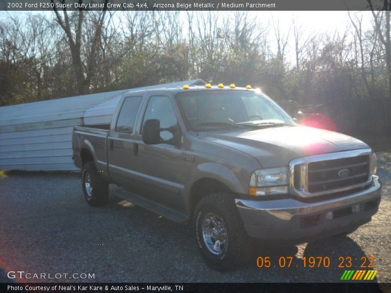 Arizona Beige Metallic / Medium Parchment 2002 Ford F250 Super Duty Lariat Crew Cab 4x4