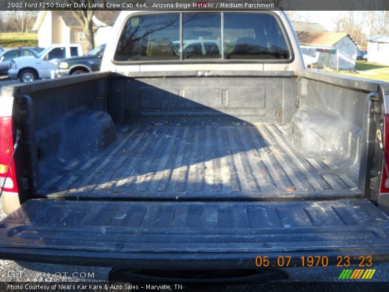 Arizona Beige Metallic / Medium Parchment 2002 Ford F250 Super Duty Lariat Crew Cab 4x4