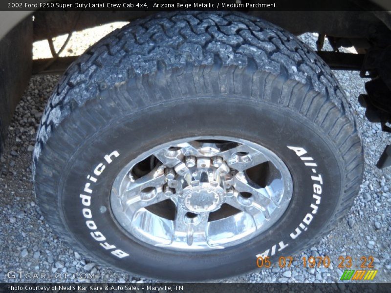 Arizona Beige Metallic / Medium Parchment 2002 Ford F250 Super Duty Lariat Crew Cab 4x4