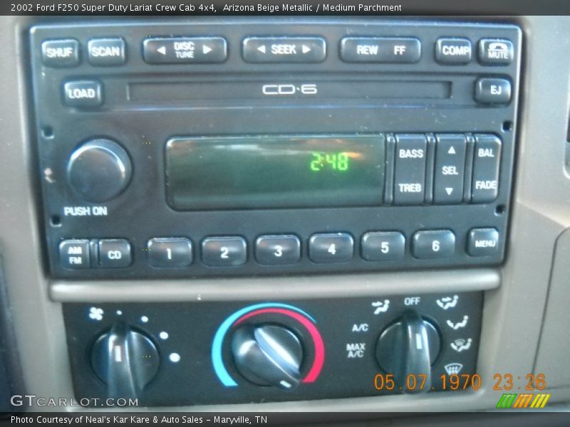 Arizona Beige Metallic / Medium Parchment 2002 Ford F250 Super Duty Lariat Crew Cab 4x4