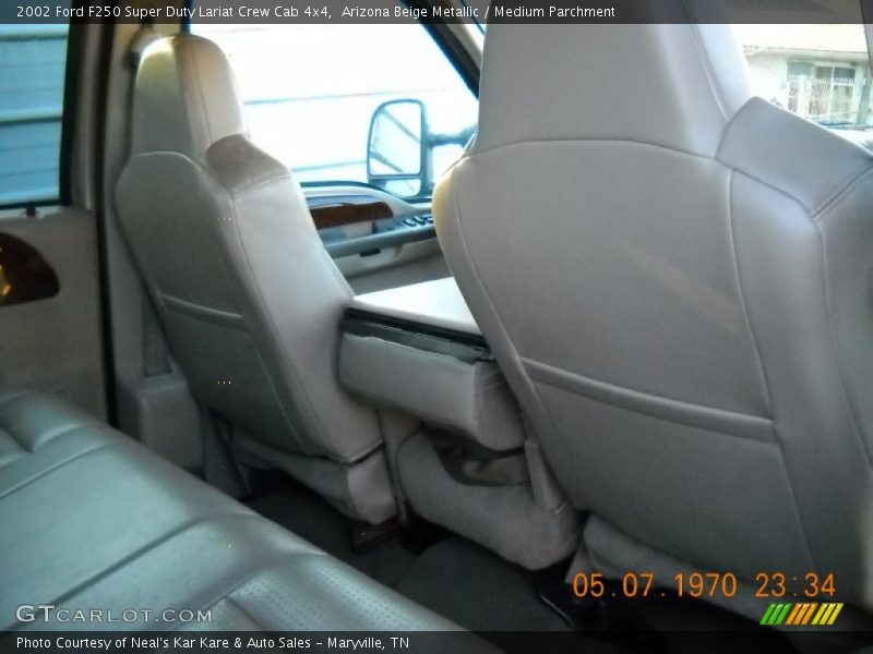 Arizona Beige Metallic / Medium Parchment 2002 Ford F250 Super Duty Lariat Crew Cab 4x4