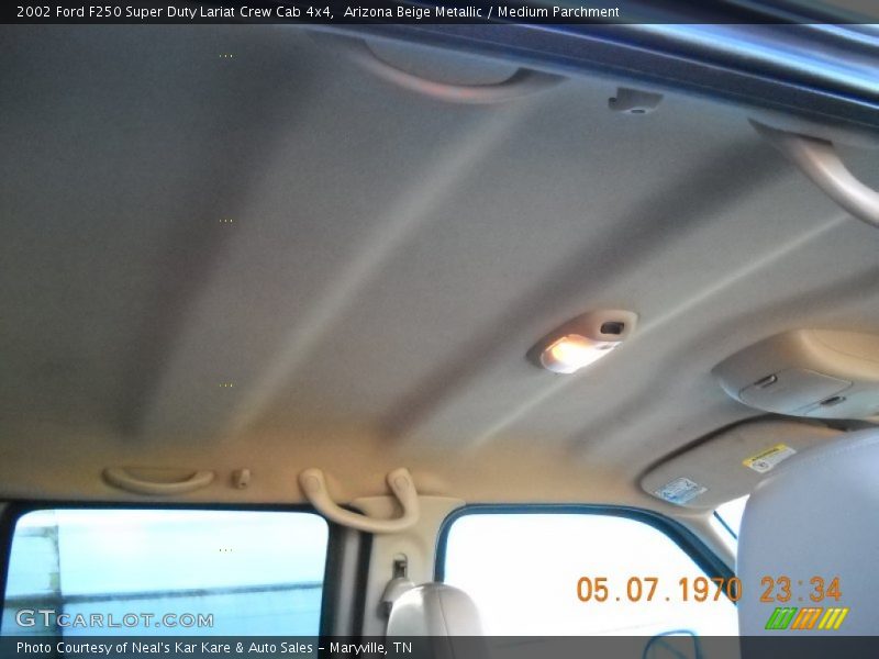 Arizona Beige Metallic / Medium Parchment 2002 Ford F250 Super Duty Lariat Crew Cab 4x4