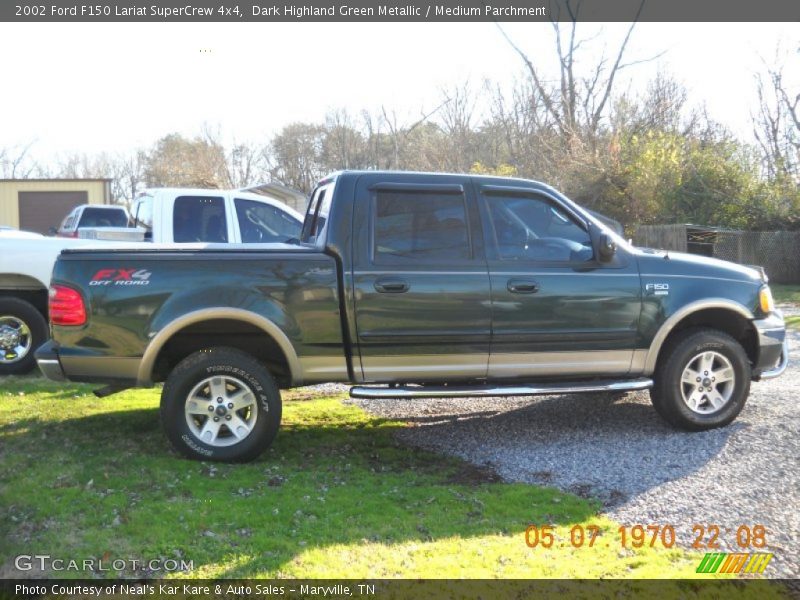 Dark Highland Green Metallic / Medium Parchment 2002 Ford F150 Lariat SuperCrew 4x4