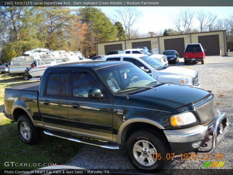 Dark Highland Green Metallic / Medium Parchment 2002 Ford F150 Lariat SuperCrew 4x4