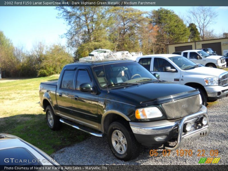 Dark Highland Green Metallic / Medium Parchment 2002 Ford F150 Lariat SuperCrew 4x4