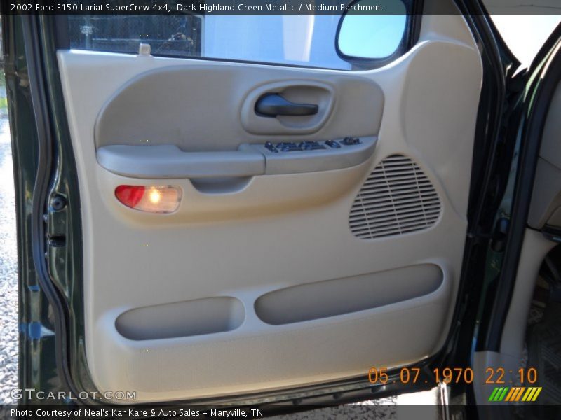 Dark Highland Green Metallic / Medium Parchment 2002 Ford F150 Lariat SuperCrew 4x4