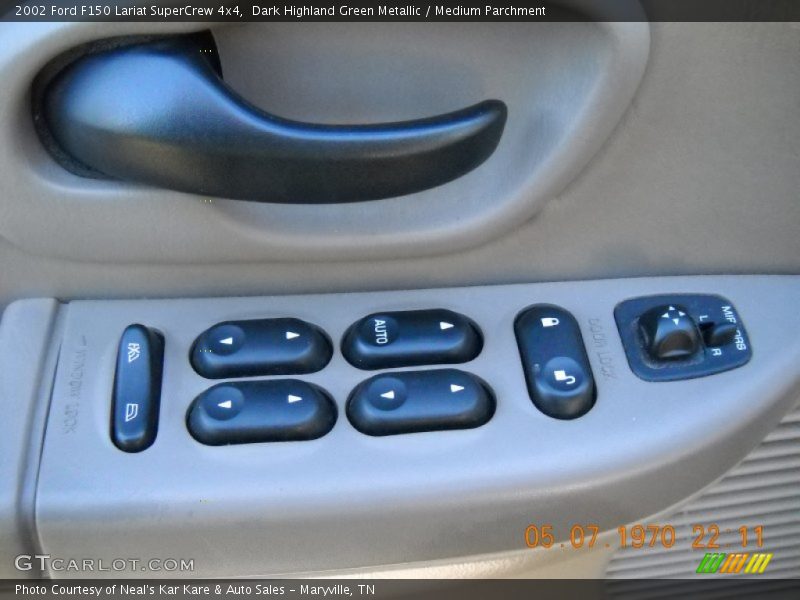 Dark Highland Green Metallic / Medium Parchment 2002 Ford F150 Lariat SuperCrew 4x4